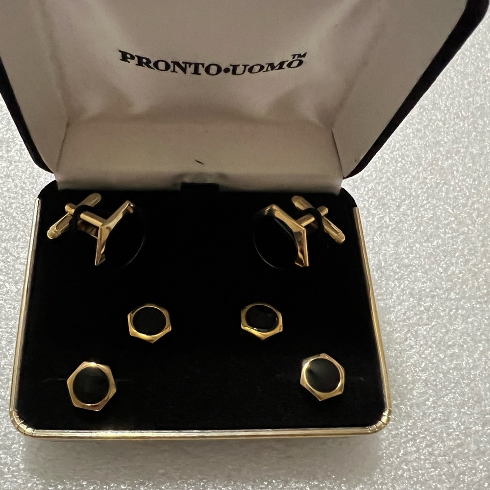 Pronto Uomo brand beautiful silver plated black cufflinks NWT in original box
